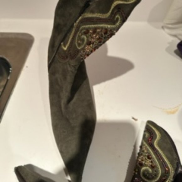 RARE! Moda di Fausto Olive Suede Sequin Heeled Ankle Boots. Size 37.5 (US 7.5) - Picture 6 of 12